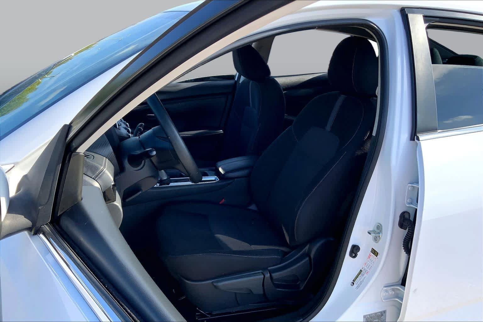 Used 2024 Nissan Sentra SV FWD image 8