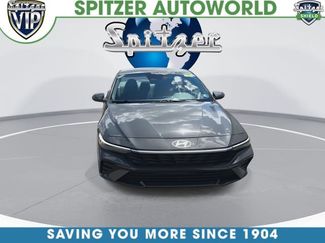 Used 2024 Hyundai Elantra SEL FWD video 3