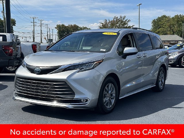 Used 2021 Toyota Sienna XLE FWD image 3