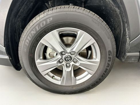 Used 2025 Toyota RAV4 LE AWD/4WD image 35
