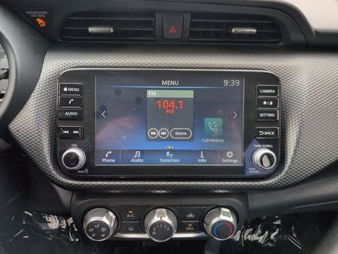 Used 2023 Nissan Kicks SV image 10