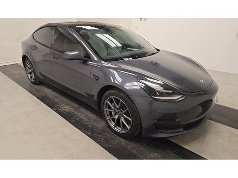 Used 2023 Tesla Model 3 Standard Range RWD image 1