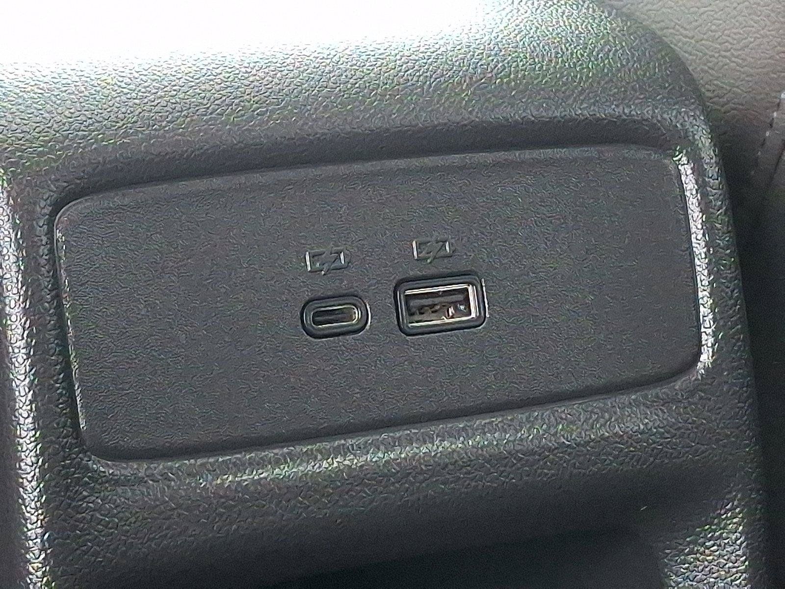 Used 2025 Chevrolet Trax ACTIV w/ Sunroof Package FWD image 12