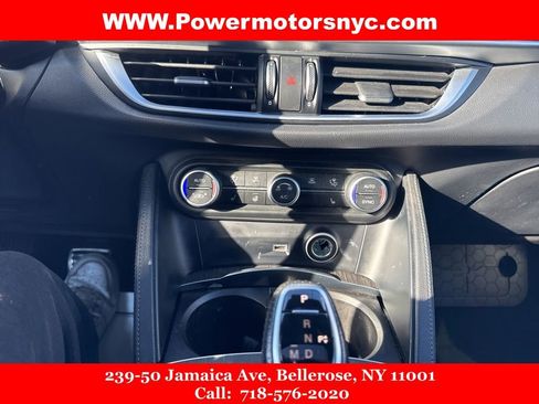 Used 2023 Alfa Romeo Stelvio Ti image 40