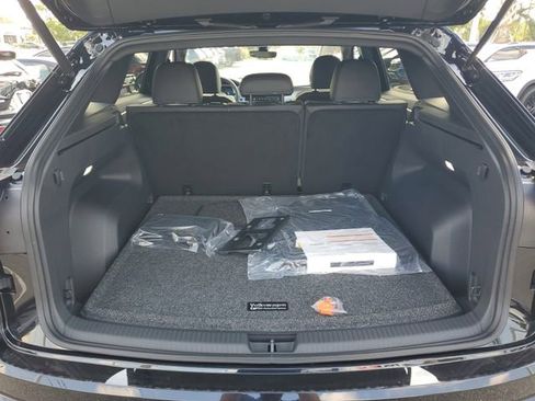 New 2026 Volkswagen Atlas Cross Sport SE FWD image 7