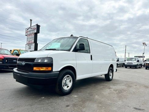 Used 2018 Chevrolet Express 2500 w/ Driver Convenience Package image 2
