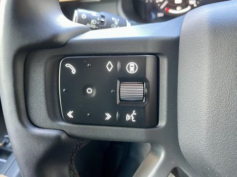 Certified 2025 Land Rover Defender 110 X-Dynamic SE AWD/4WD image 23