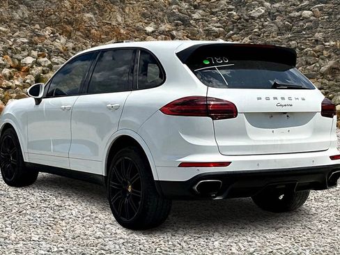 Used 2018 Porsche Cayenne Platinum Edition w/ Premium Package Plus image 11