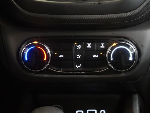 Used 2023 Chevrolet TrailBlazer LS image 20