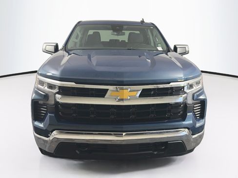 Used 2024 Chevrolet Silverado 1500 LT AWD/4WD image 2