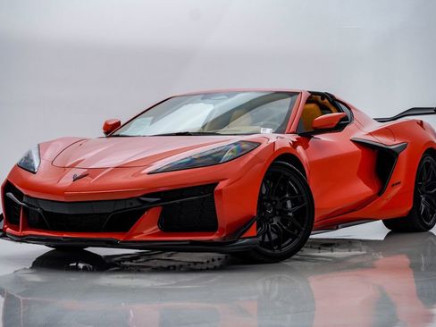 Used 2025 Chevrolet Corvette Z06 w/ Z07 Performance Package RWD image 1