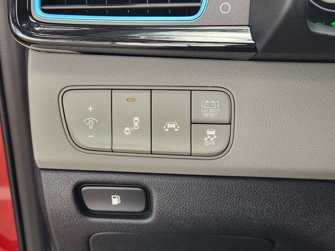 Used 2018 Kia Niro Touring FWD image 22