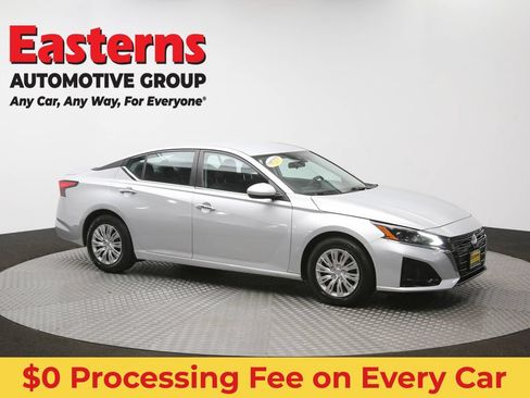 Used 2023 Nissan Altima 2.5 S FWD image 46