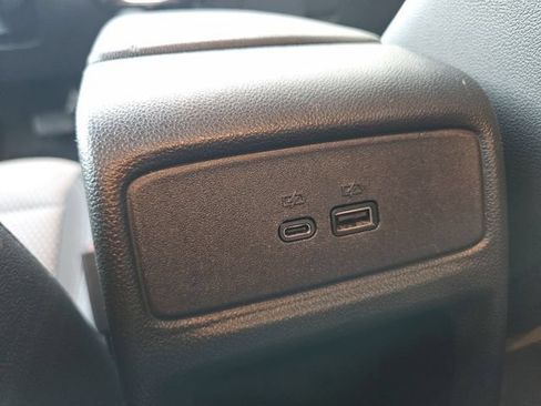 Used 2025 Chevrolet Trax LT w/ LT Convenience Package FWD image 28