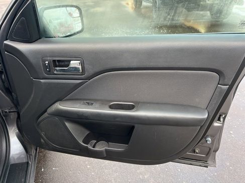 Used 2011 Ford Fusion SE image 10