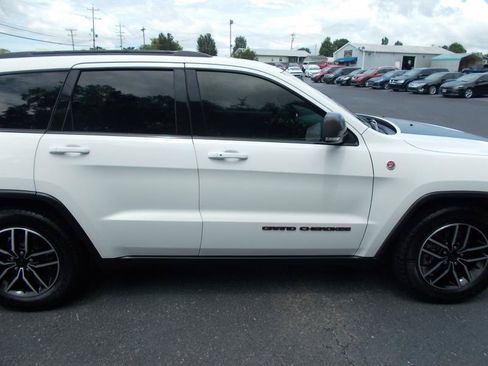 Used 2021 Jeep Grand Cherokee Trailhawk w/ Premium Lighting Group AWD/4WD image 12