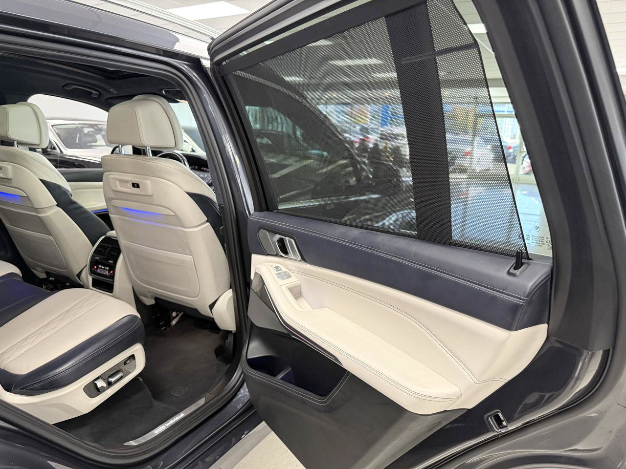 Used 2019 BMW X7 xDrive50i w/ Executive Package AWD/4WD image 25