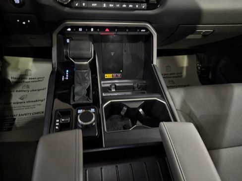 Used 2025 Toyota Tundra Limited image 23