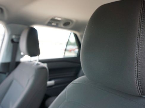 Used 2022 Ford Explorer XLT image 21