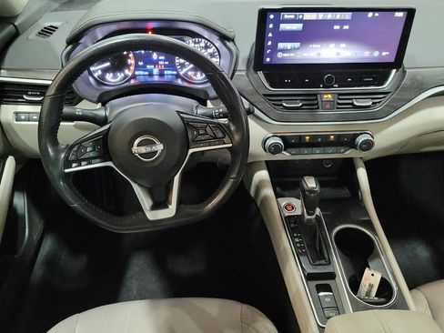 Used 2023 Nissan Altima 2.5 SV w/ SV Premium Package AWD/4WD image 22