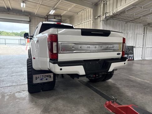 Used 2022 Ford F350 Limited AWD/4WD image 3