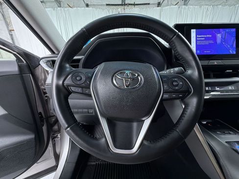 Certified 2024 Toyota Venza LE image 9