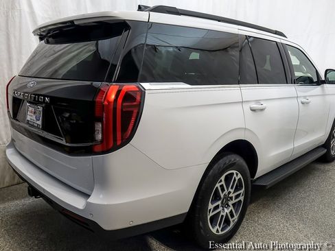 Used 2025 Ford Expedition Active AWD/4WD image 7