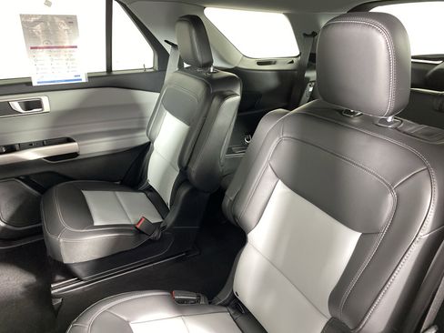 Used 2023 Ford Explorer XLT w/ Equipment Group 202A image 31