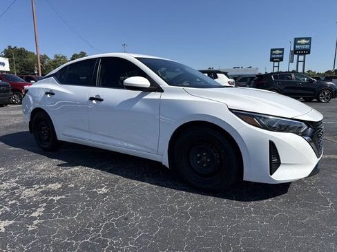 Used 2025 Nissan Sentra S FWD image 3