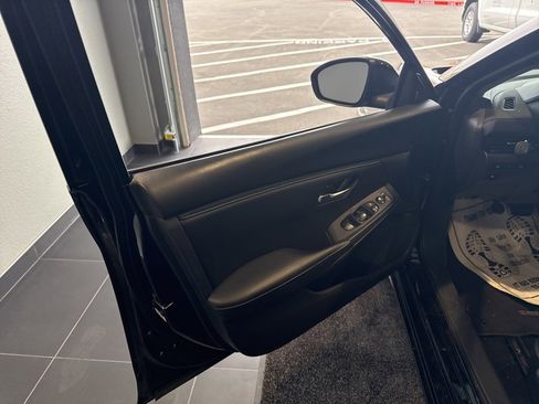 Used 2023 Nissan Sentra SV image 18