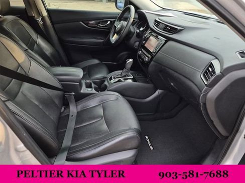 Used 2020 Nissan Rogue SL w/ Premium Package image 13
