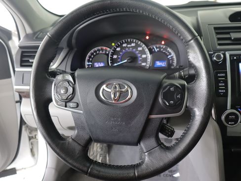Used 2012 Toyota Camry XLE w/ Convenience Pkg FWD image 14