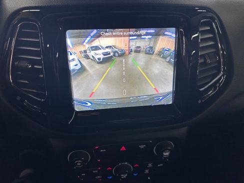 Used 2019 Jeep Compass Limited image 11