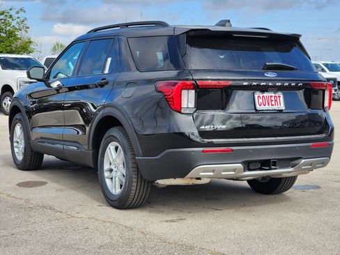 New 2026 Ford Explorer Active RWD image 5