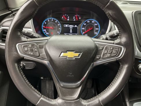 Used 2018 Chevrolet Equinox LT FWD image 13