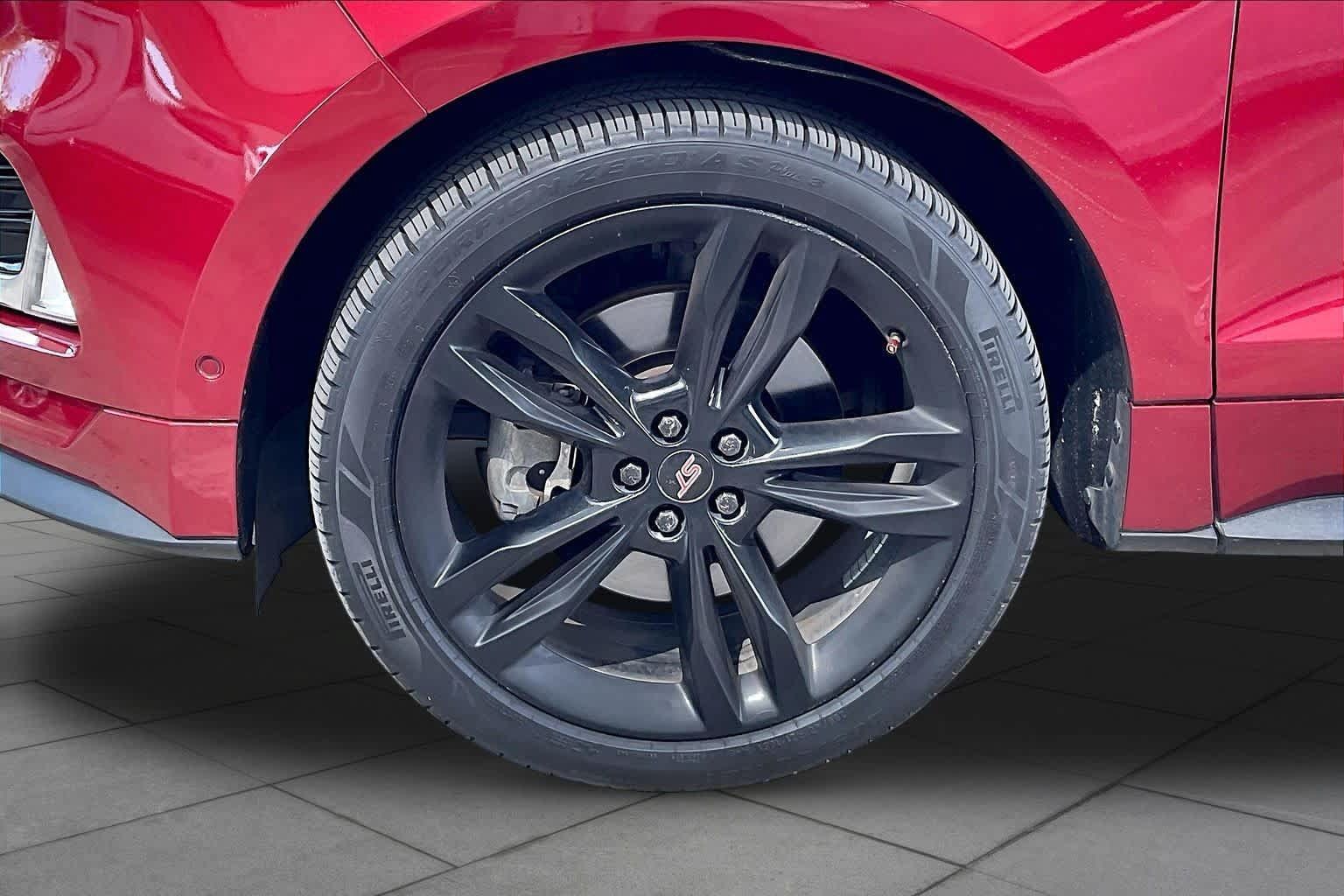 Used 2019 Ford Edge ST w/ Equipment Group 401A AWD/4WD image 10
