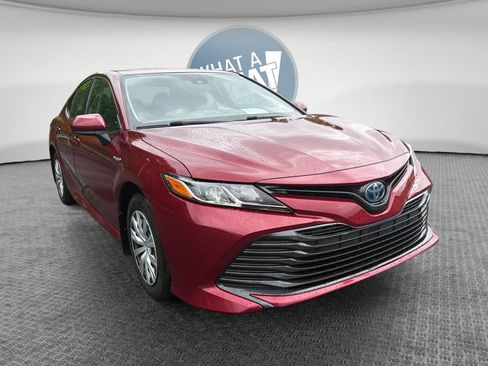 Used 2019 Toyota Camry LE FWD image 1