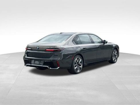 Certified 2023 BMW i7 xDrive60 AWD/4WD image 9
