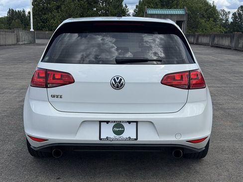 Used 2015 Volkswagen GTI SE FWD image 4