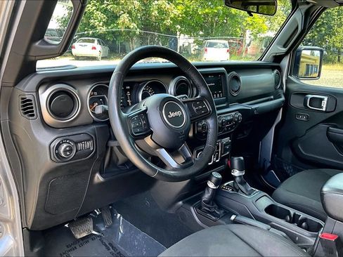 Used 2020 Jeep Gladiator Sport w/ Quick Order Package 24S AWD/4WD image 18