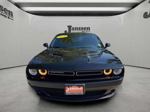 Used 2018 Dodge Challenger SXT RWD image 6