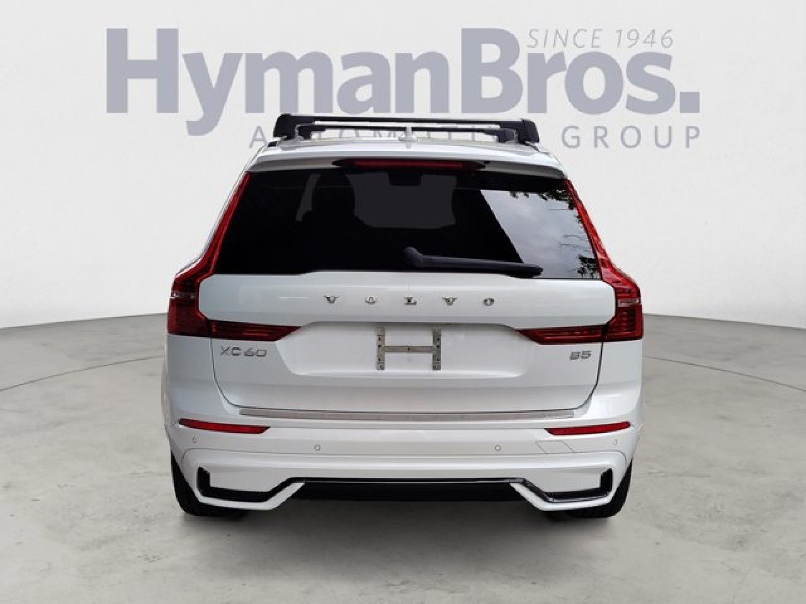 Used 2023 Volvo XC60 B5 Plus w/ Climate Package FWD image 4