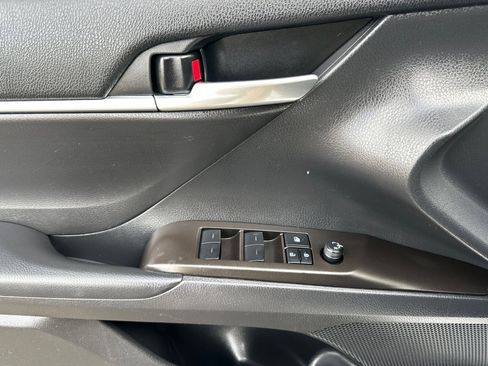 Used 2023 Toyota Camry SE image 11
