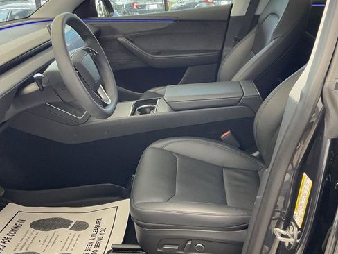 Used 2026 Tesla Model Y AWD image 8