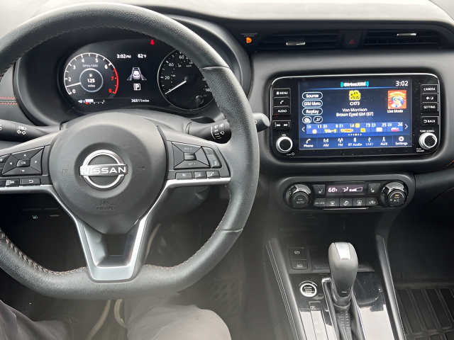 Used 2023 Nissan Kicks SR w/ SR Premium Package FWD image 9