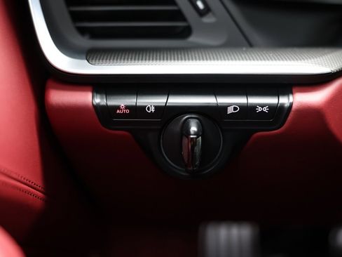 Used 2024 Porsche 911 Carrera w/ Premium Package image 44