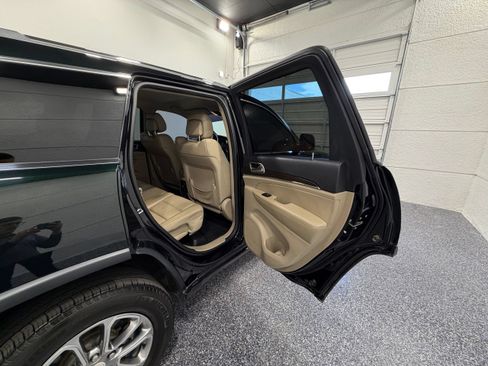 Used 2014 Jeep Grand Cherokee Limited w/ Trailer Tow Group IV AWD/4WD image 27