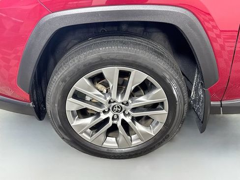 Certified 2022 Toyota RAV4 XLE Premium AWD/4WD image 4