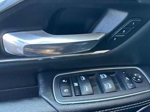 Used 2022 RAM 1500 Laramie AWD/4WD image 10