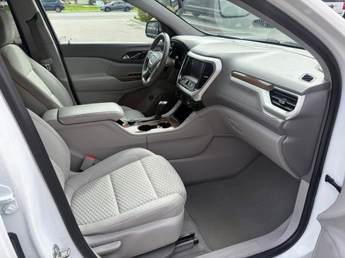 Used 2019 GMC Acadia SLE image 9